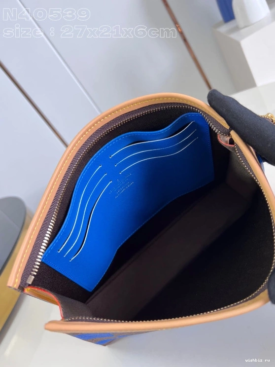 WIS VUITTON POCHETTE LOUIS VOYAGE-27*21*6CM 0317